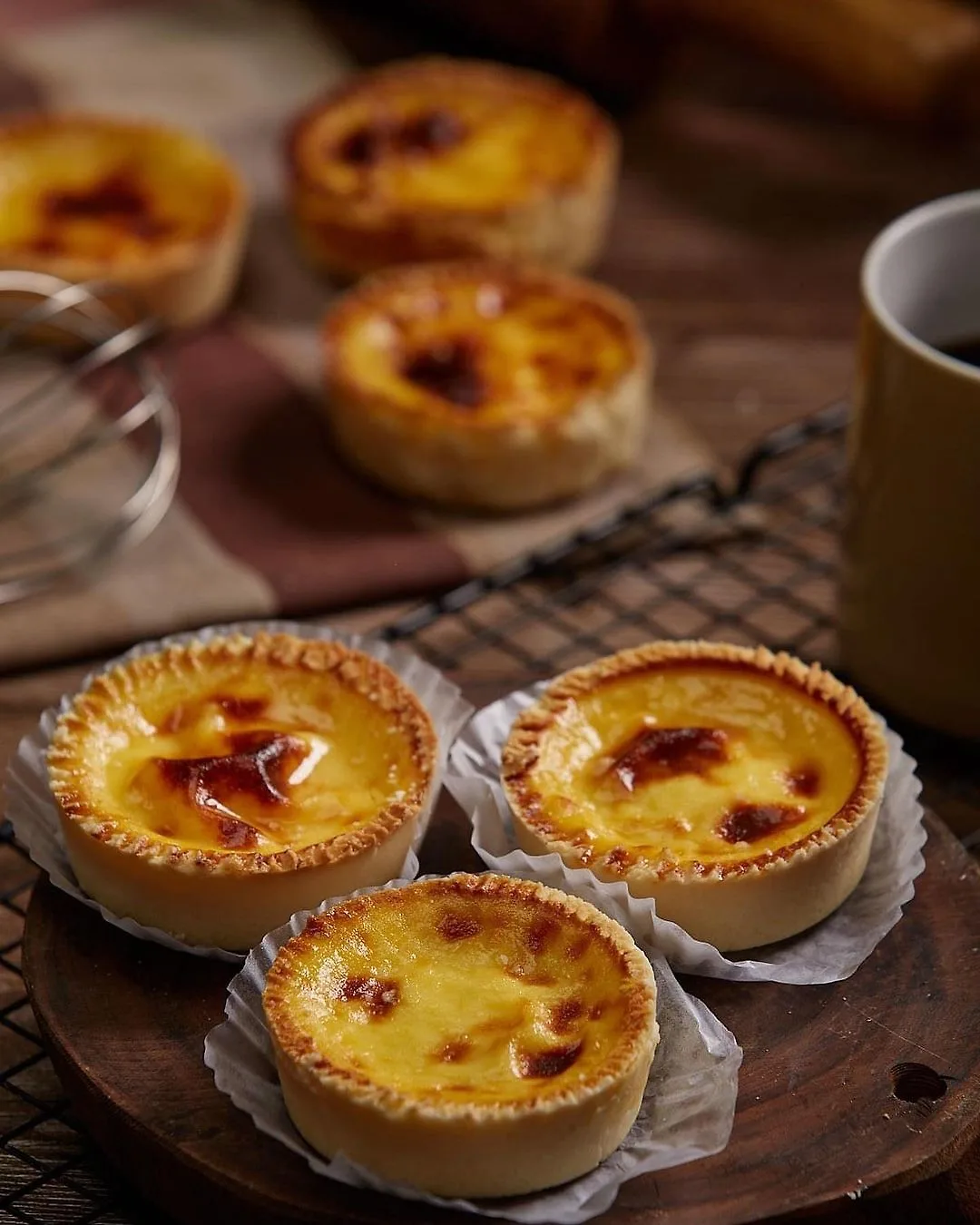 tart trứng làm bằng nồi chiên không dầu