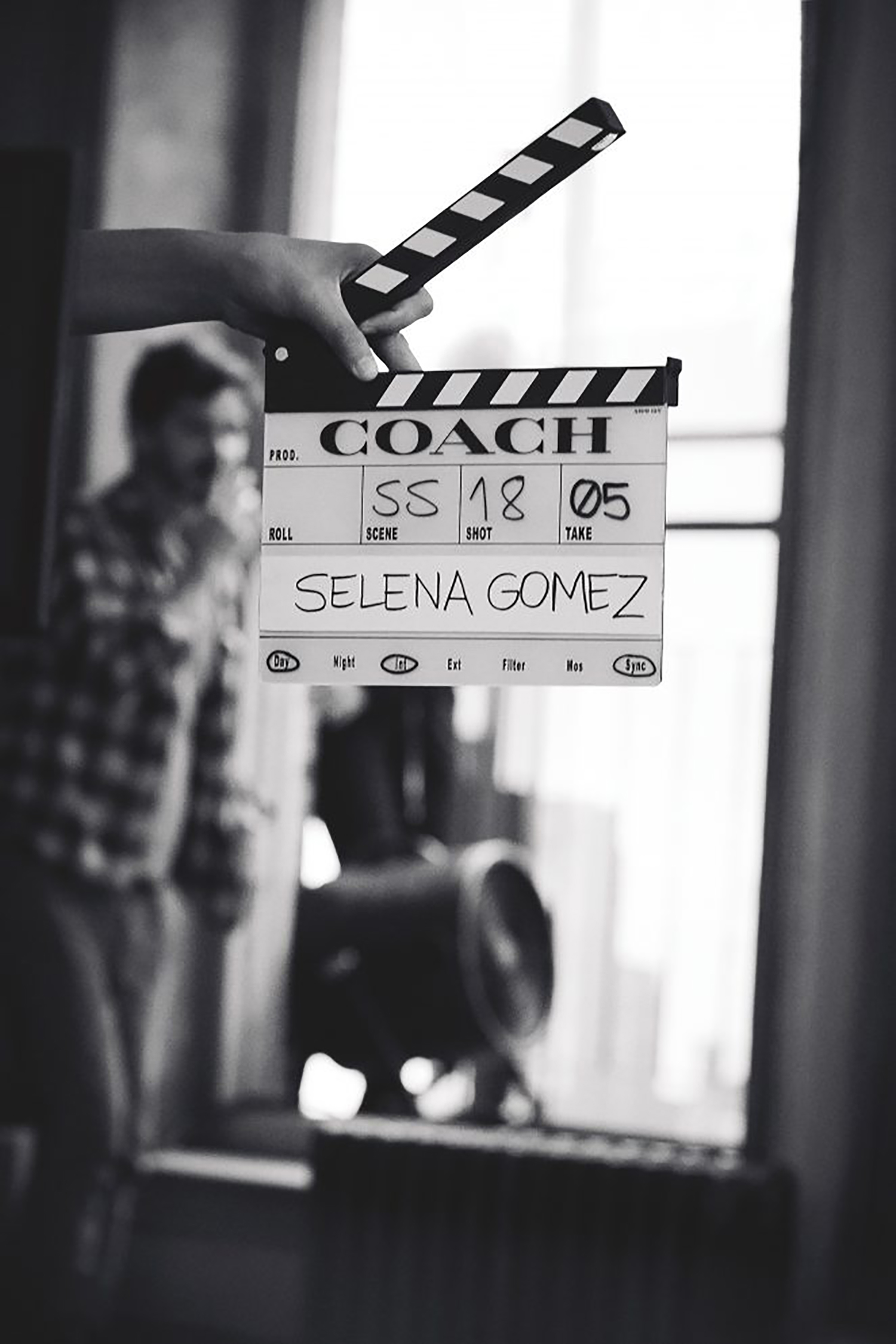 Selena Gomez hợp tác với Coach tung ra BST túi xách thời trang trong chiến dịch Mùa xuân 2018 Selena Gomez hợp tác với Coach tung ra BST túi xách thời trang trong chiến dịch Mùa xuân 2018