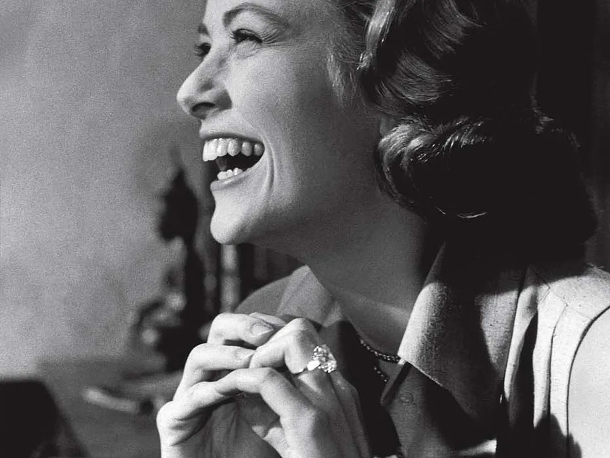 nhẫn đính hôn Cartier