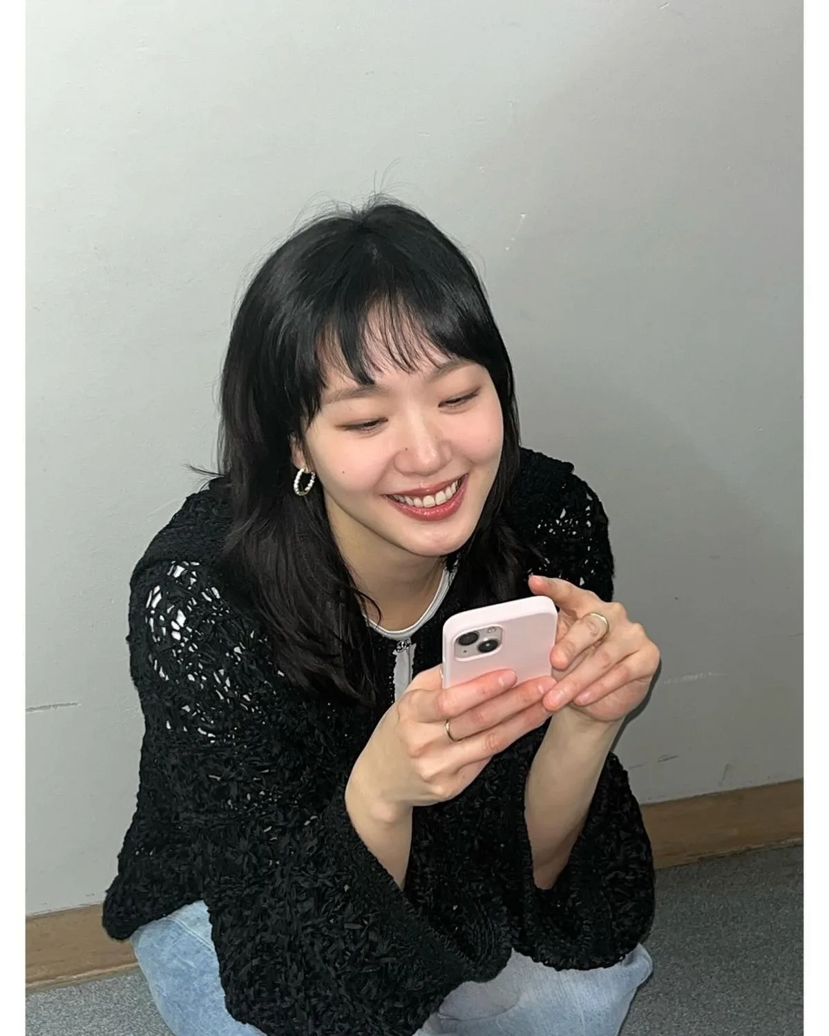 diễn viên kim go eun diện phụ kiện khuyên tai