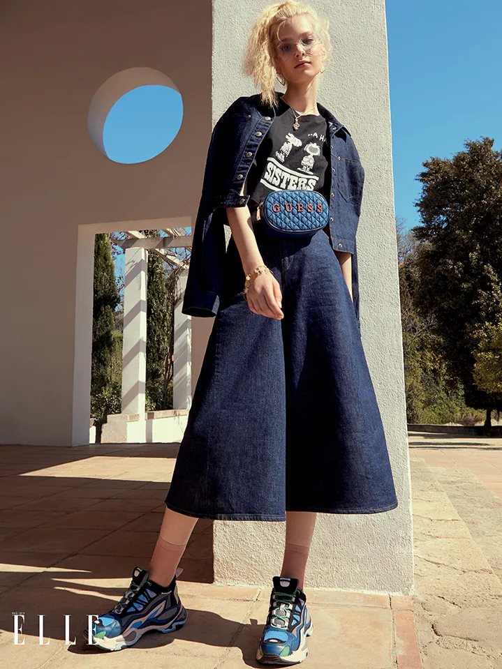 bộ ảnh 9 trang phục denim-on-denim và áo thun đen