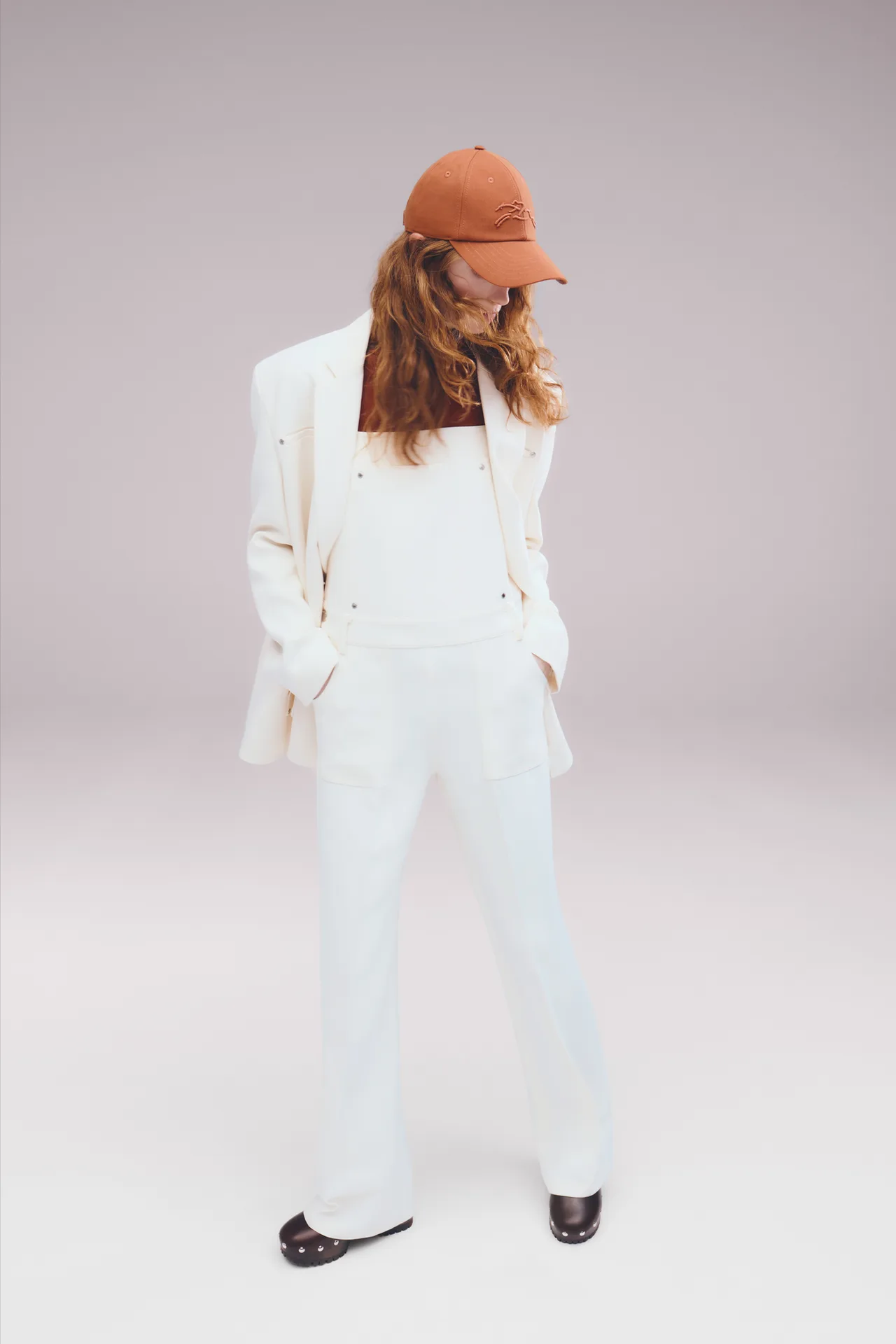 suit trắng Longchamp