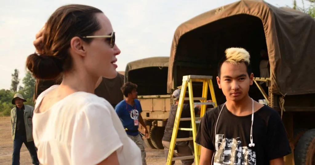 Hình Angelina Jolie 11