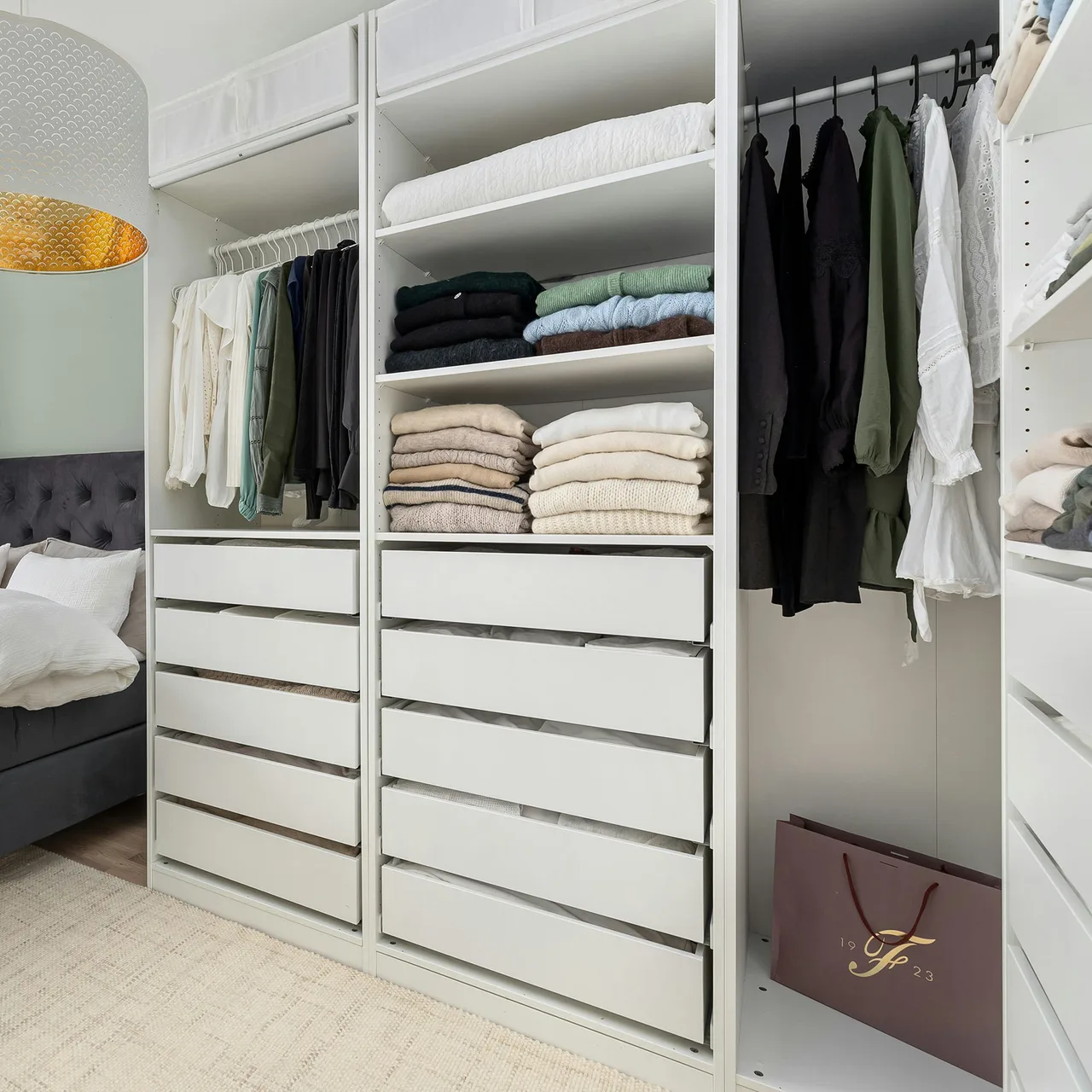 tủ quần áo gọn gàng tiết kiệm diện tích