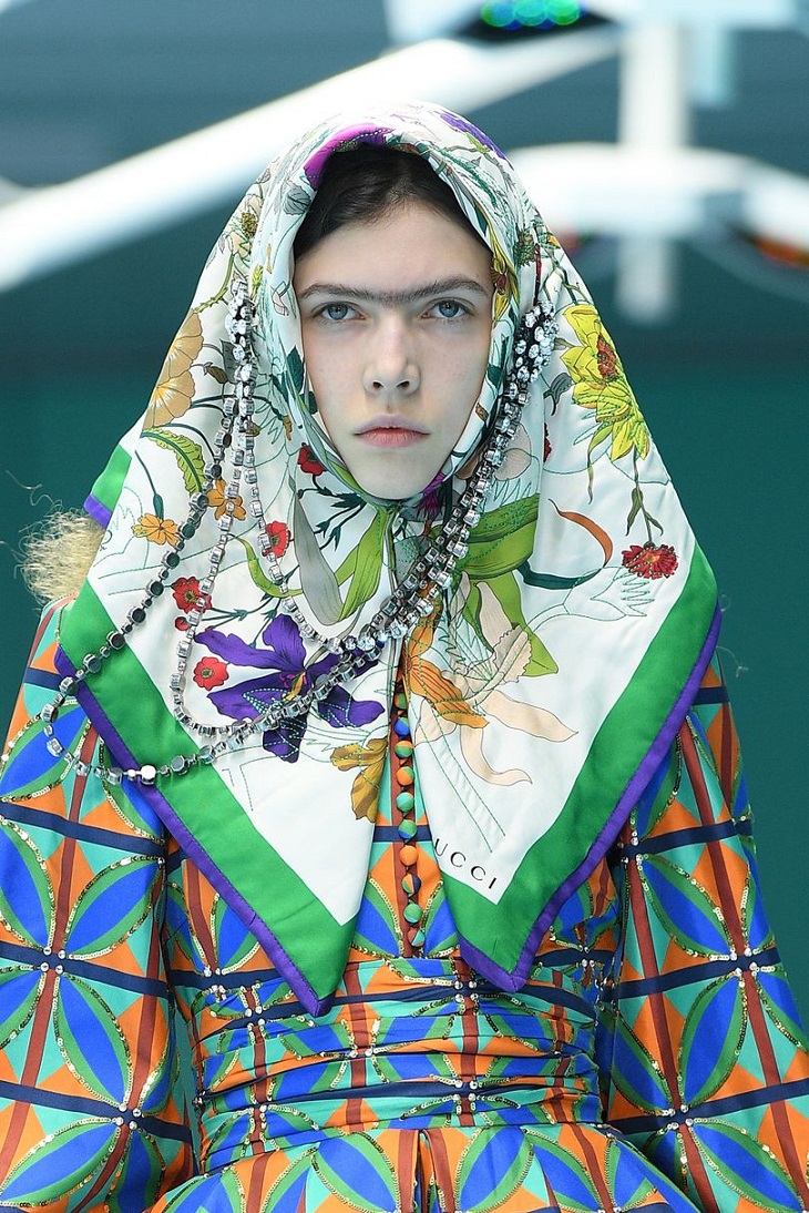 ELLE Việt Nam - 8 phụ kiện hoang dã chỉ-có-tại sân khấu Gucci ở Tuần lễ Thời trang Milan 2018 (7) ELLE Việt Nam - 8 phụ kiện hoang dã chỉ-có-tại sân khấu Gucci ở Tuần lễ Thời trang Milan 2018 (7)