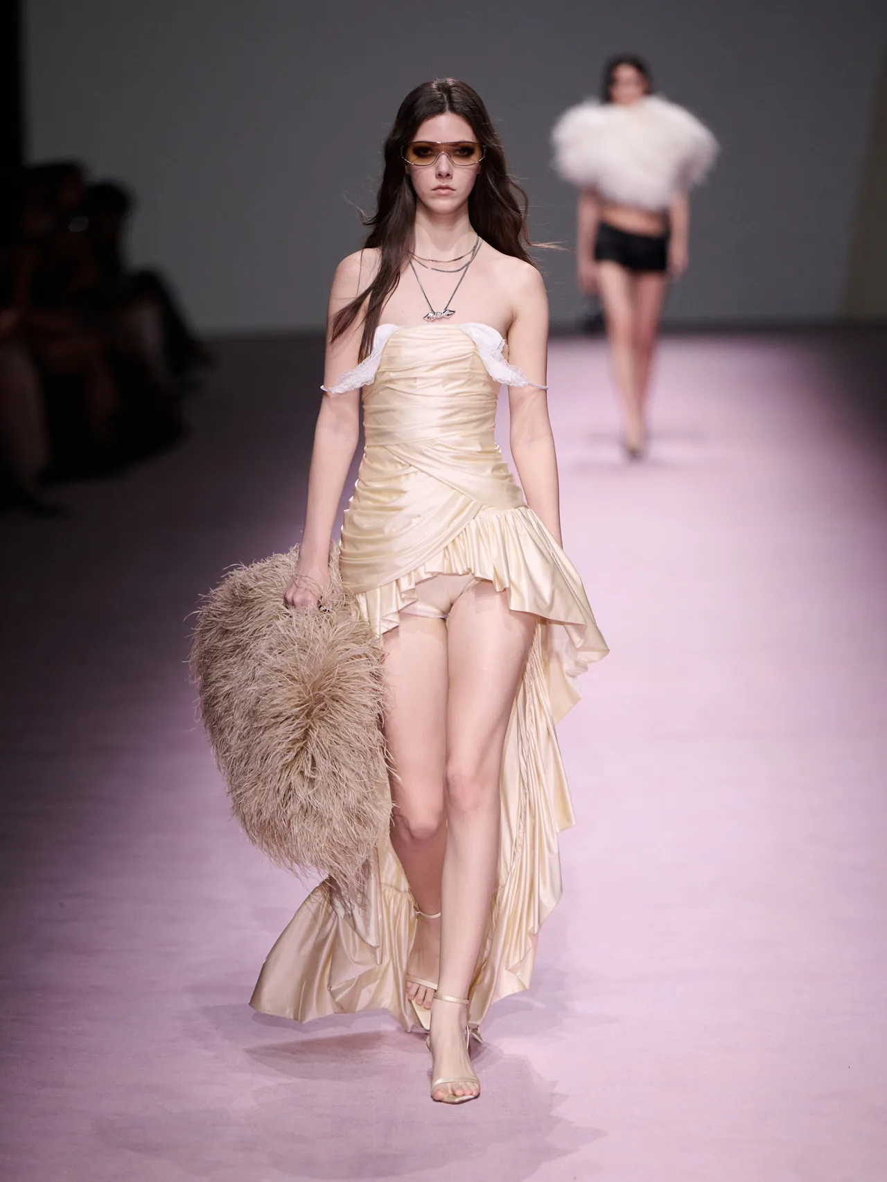 elle-shanghai-fashion-week-tuan-le-thoi-trang-thuong-hai-2026-lsoul-thoi-trang-viet00010