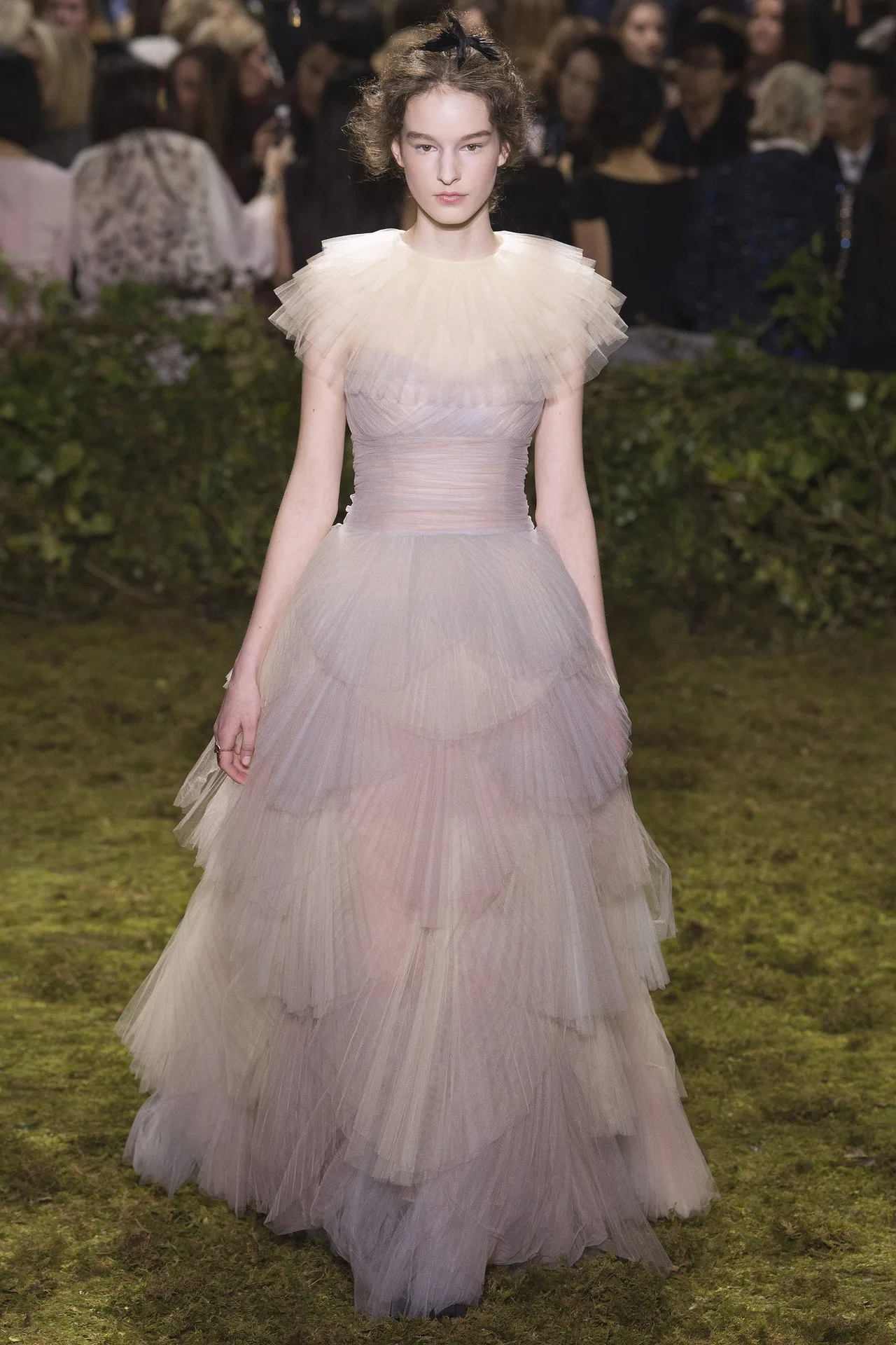 Những BST nổi bật tại tuần lễ Haute Couture Xuân-Hè 2017 - ELLE VN