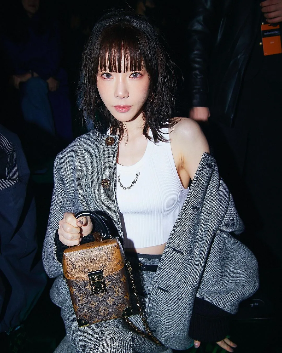 Taeyeon diện tantop trắng