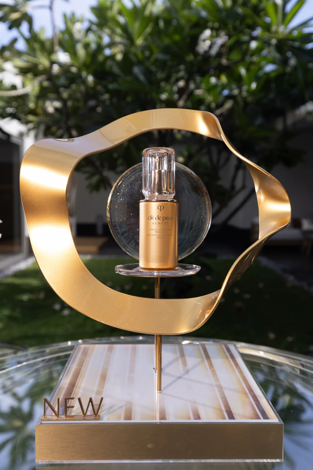 Tinh chất dưỡng da mới của Clé de Peau Beauté