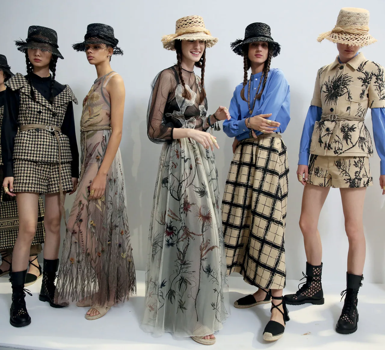 hậu trường dàn mẫu Dior hậu trường dàn mẫu Dior