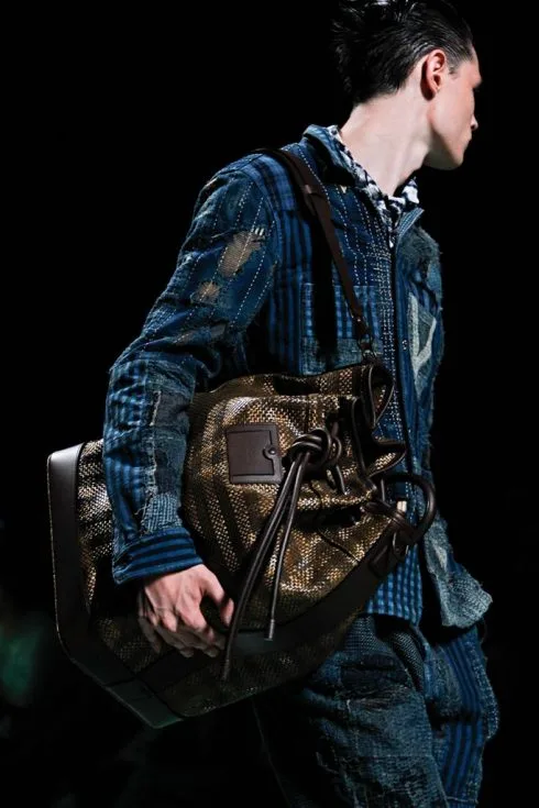 3 cột mốc lịch sử của Kim Jones tại Louis Vuitton 3 cột mốc lịch sử của Kim Jones tại Louis Vuitton