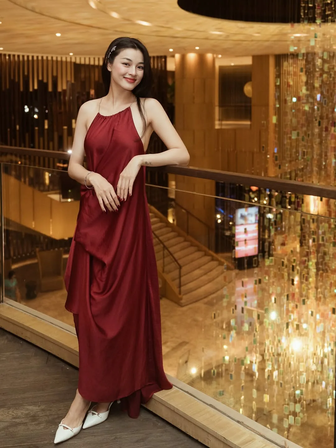 Đầm lụa đỏ
