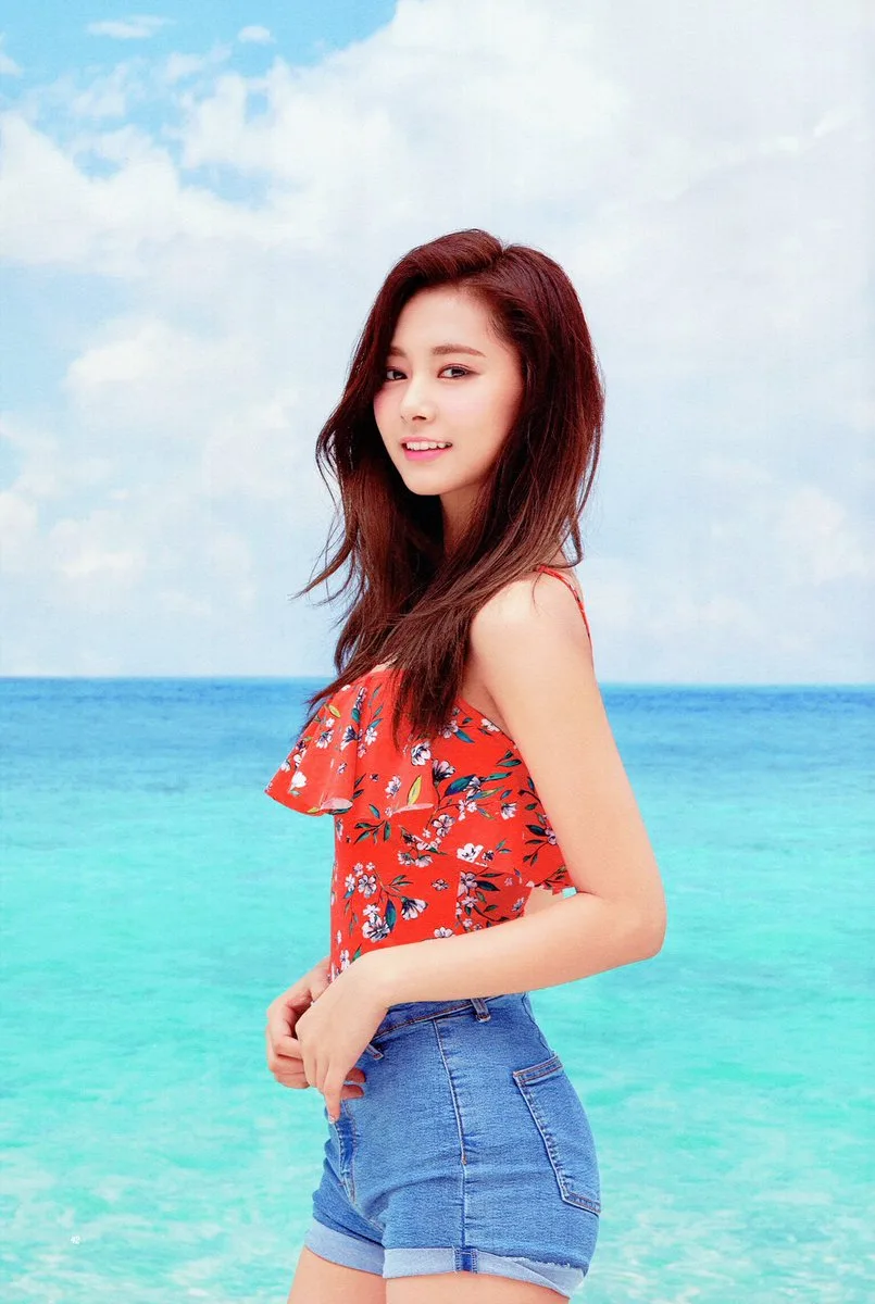 tzuyu twice (1) tzuyu twice (1)