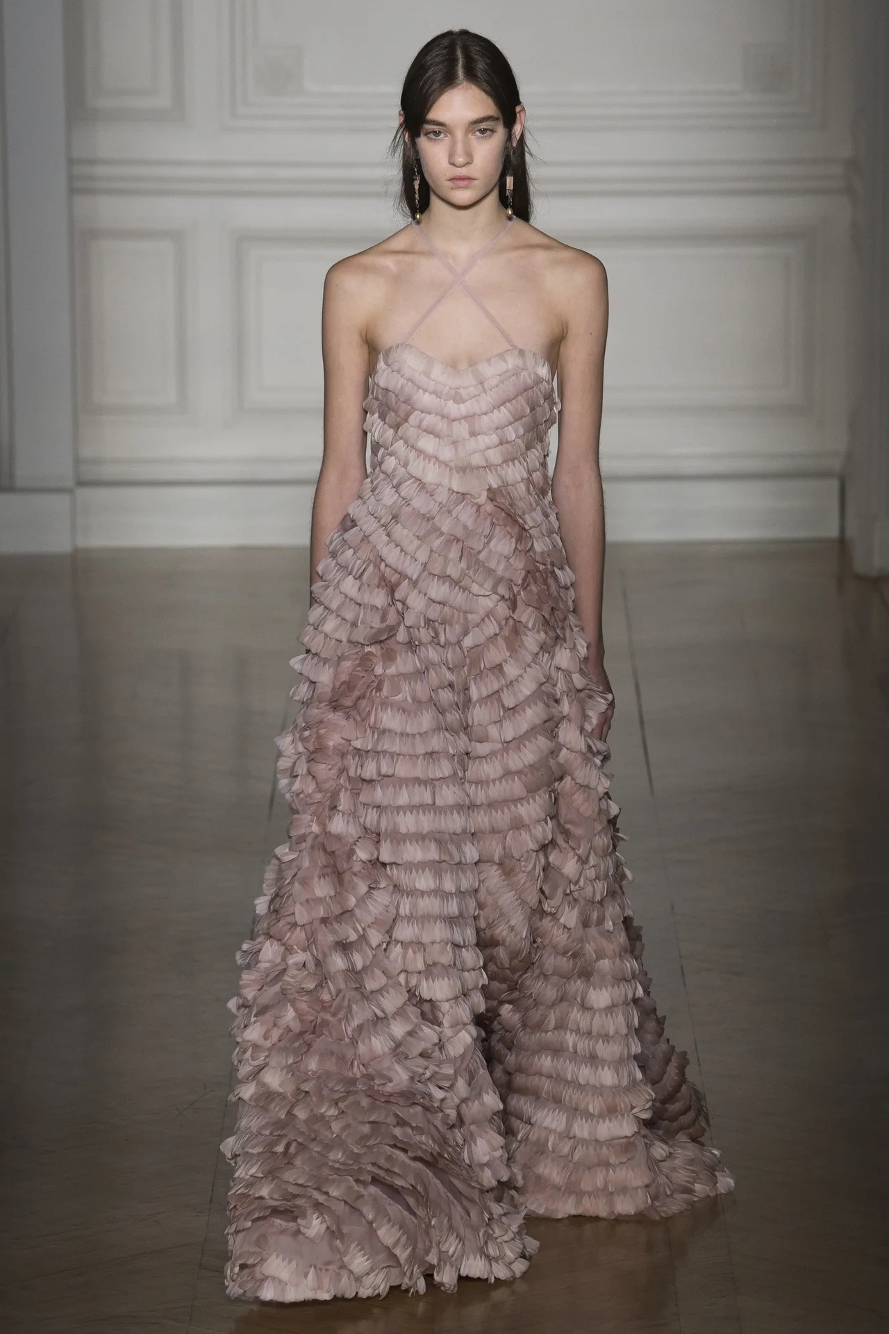 Những BST nổi bật tại tuần lễ Haute Couture Xuân-Hè 2017 - ELLE VN