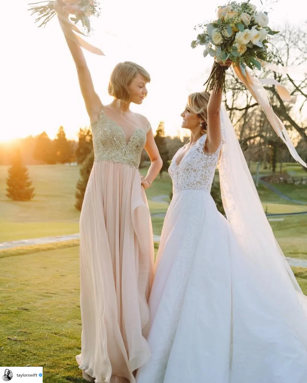 trang phục dự tiệc cưới taylor swift 2