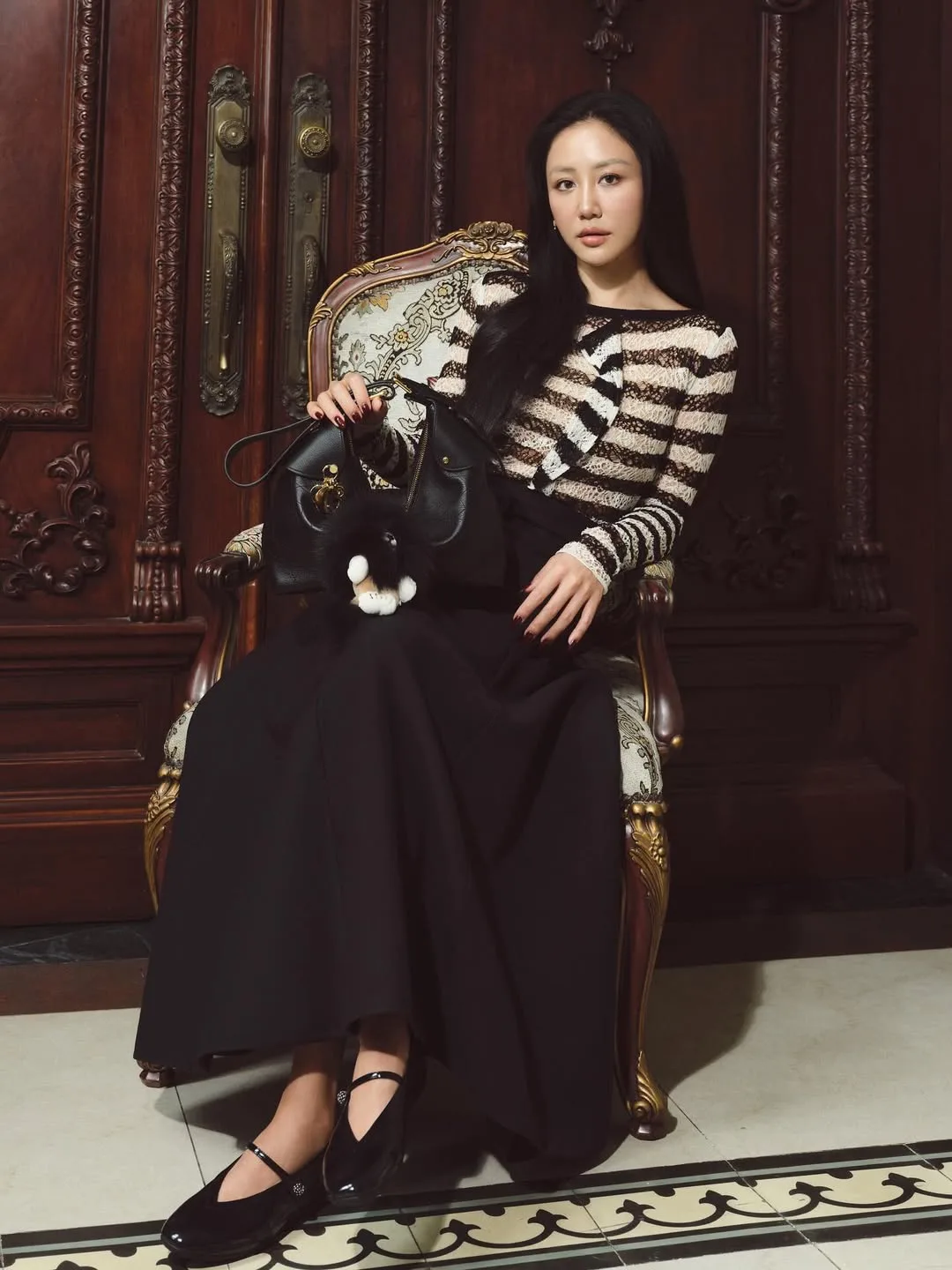 Văn Mai Hương mẫu túi “Dior Voyage”