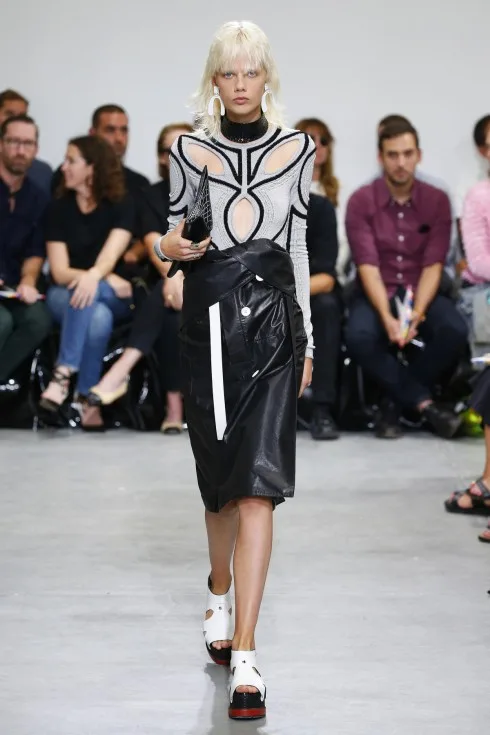 Thiết kế cutout độc đáo từ Proenza Schouler