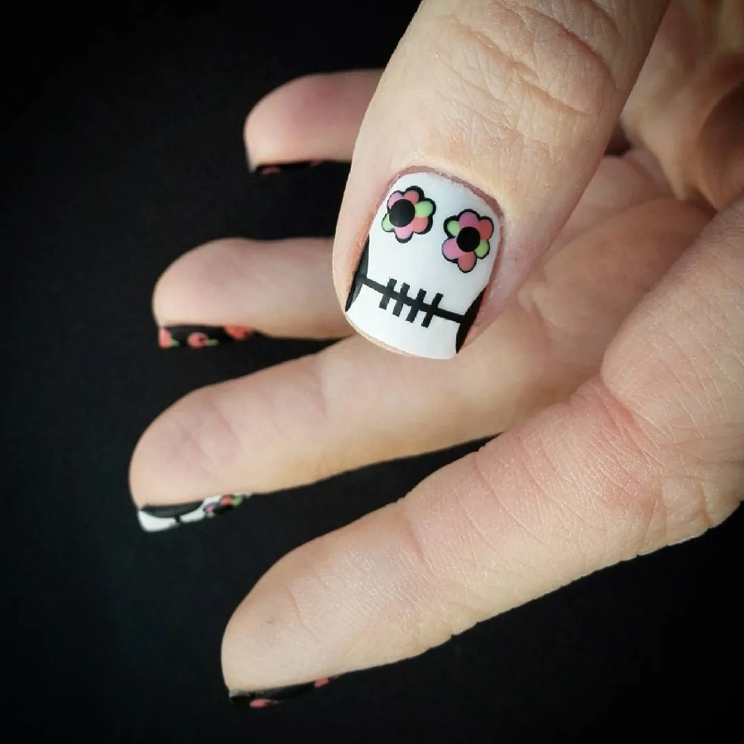 móng tay mùa Halloween