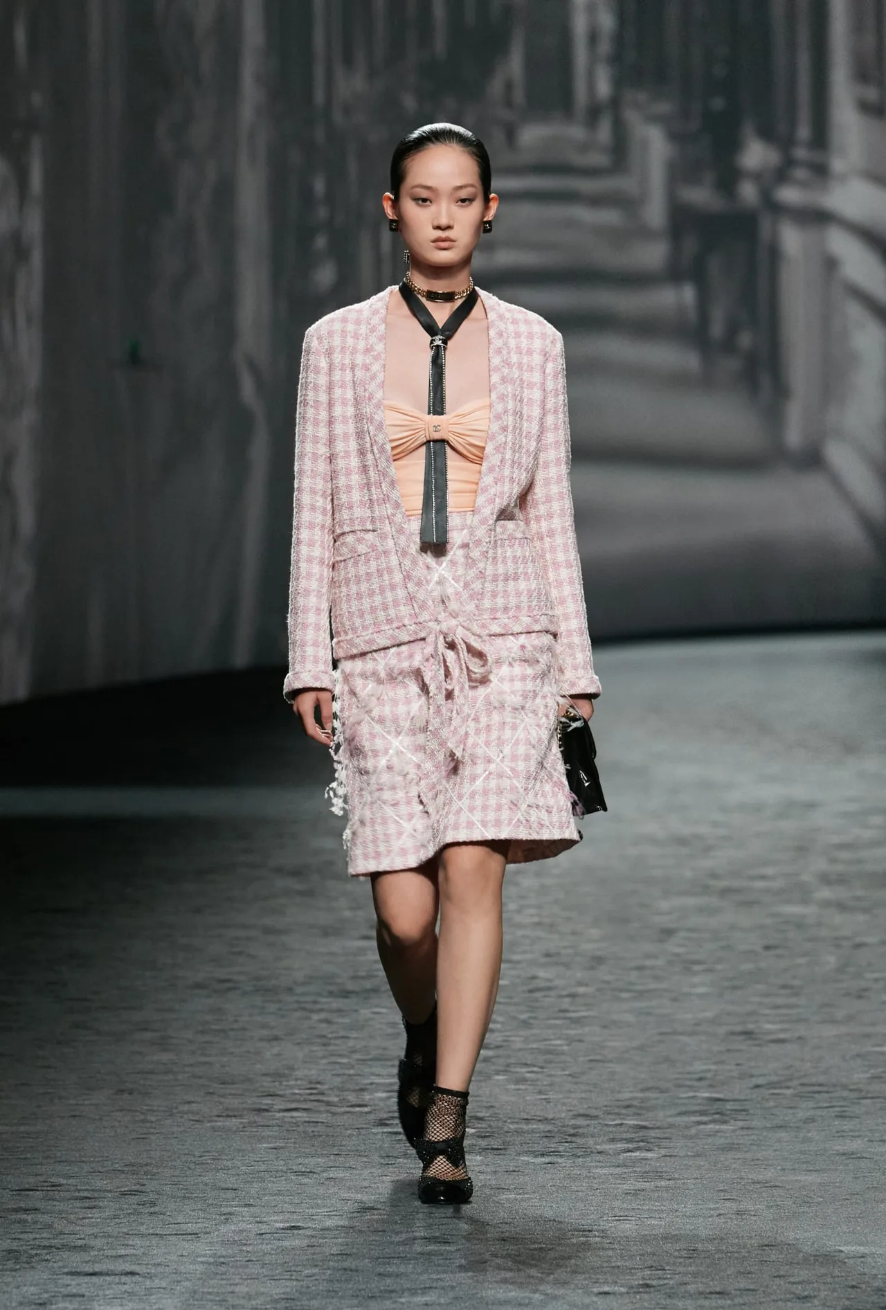CHANEL Xuân Hè 2023 Ready to Wear look 28