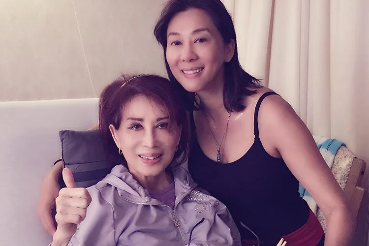 Những hình ảnh cảnh động của MC Nguyễn Cao Kỳ Duyên và mẹ