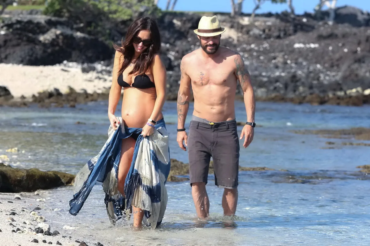 vóc dáng Megan Fox khi đang mang thai vóc dáng Megan Fox khi đang mang thai