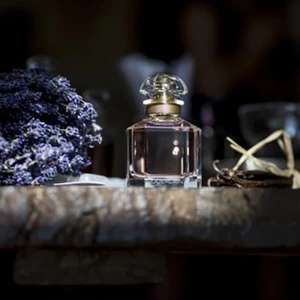 “Mon Guerlain” – Câu chuyện tình yêu với những người phụ nữ
