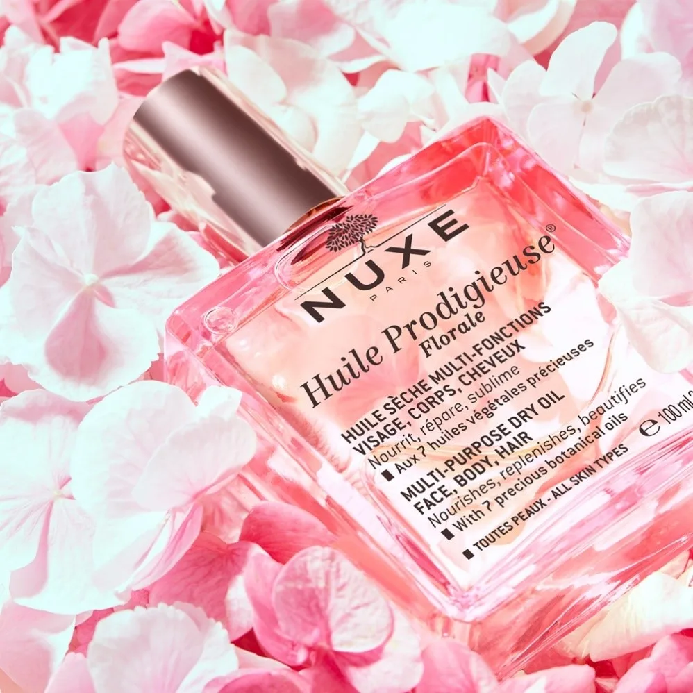 Sản phẩm có hương thơm quyến rũ và đặc sắc. Huile Prodigieuse Florale có hương thơm quyến rũ và đặc sắc.