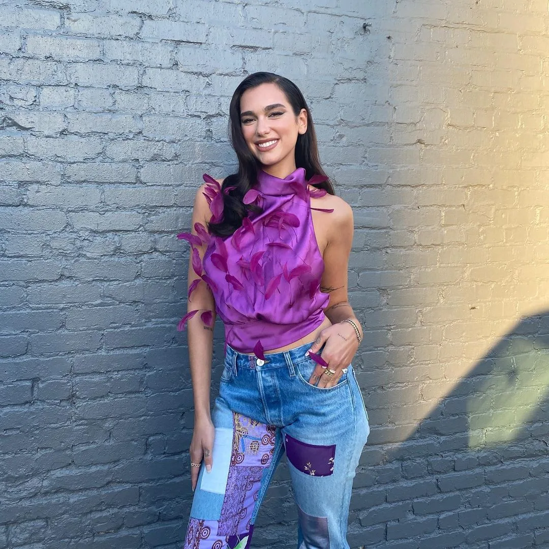 quần jeans của dua lipa