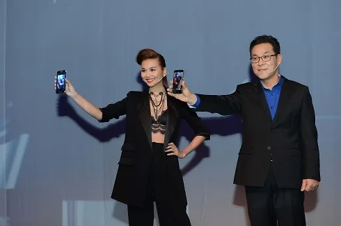 samsungchinhthucmobanbodoigalaxys7vagalaxys7edge - ellevn - 01