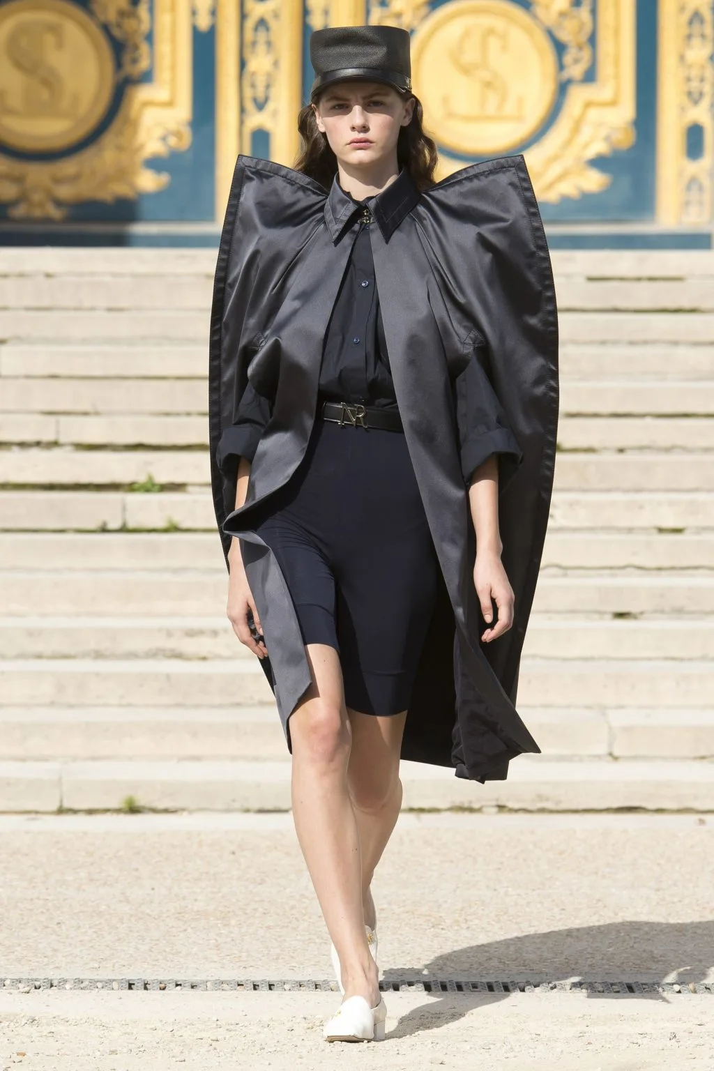 Bộ sưu tập Xuân-Hè 2018 Nina Ricci: Cảm hứng quân đội lãng mạn Bộ sưu tập Xuân-Hè 2018 Nina Ricci: Cảm hứng quân đội lãng mạn