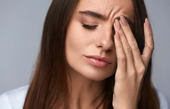 chăm sóc mắt đeo kính râm chăm sóc mắt đeo kính râm