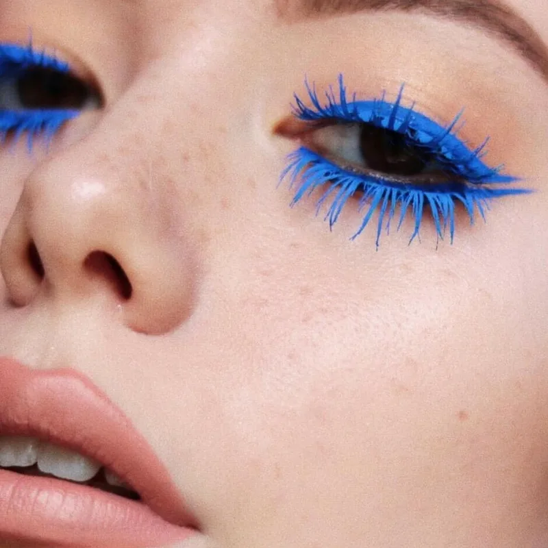 mascara màu xanh
