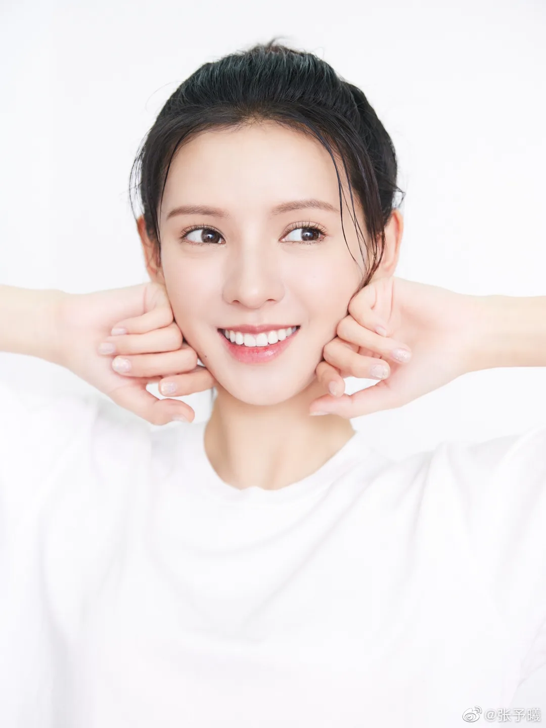 Ngoài chế độ ăn thì chăm sóc da là cách chống lão hoá hiệu quả. Ngoài chế độ ăn thì chăm sóc da là cách chống lão hoá hiệu quả.