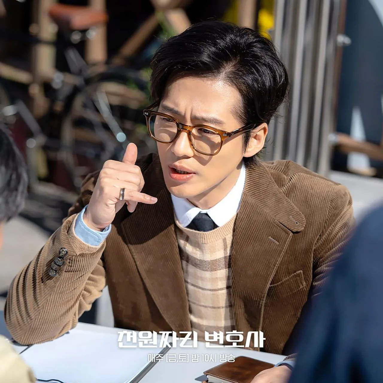 nam goong min hóa thân thành luật sư trong phim one dollar lawyer