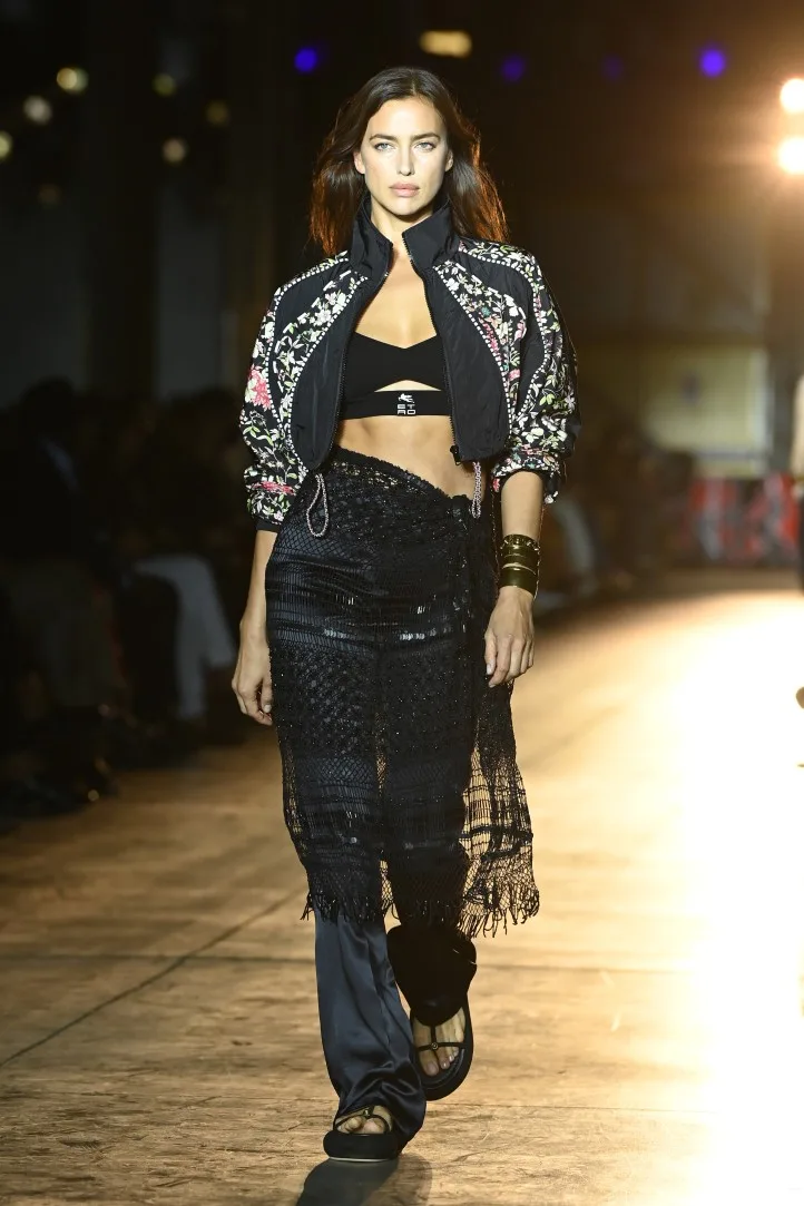 Irina Shayk show thời trang etro ss22