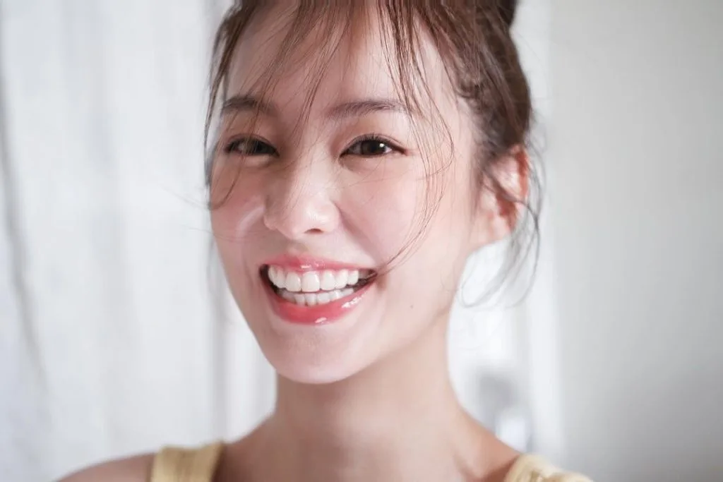 Sưng tấy và bầm tím sau khi nhổ răng khôn Sưng tấy và bầm tím sau khi nhổ răng khôn