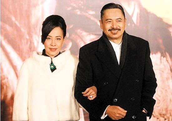 Cuối năm 1991, Trần Huệ Liên (người vợ đương thời của diễn viên Châu Nhuận Phát) mang thai nhưng thật không may mắn, đứa bé bị cuống rốn quấn cổ không thở được, dù đã được các bác sĩ hết sức cứu chữa nhưng không qua khỏi và bị chết non. Tinh thần Trần Huệ Liên sụp đổ trước sự mất mát to lớn này. Trong suốt thời gian đó Châu Nhuận Phát cũng nhẫn chịu cùng vợ vượt qua nỗi đau mất con. Vào thời điểm đó, Châu Nhuận Phát dường như tạm dừng hết mọi hoạt động, ngày đêm bầu bạn, chăm sóc cho vợ.