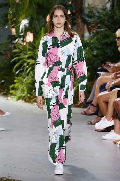 Những bộ jumpsuits in hoạ tiết ấn tượng