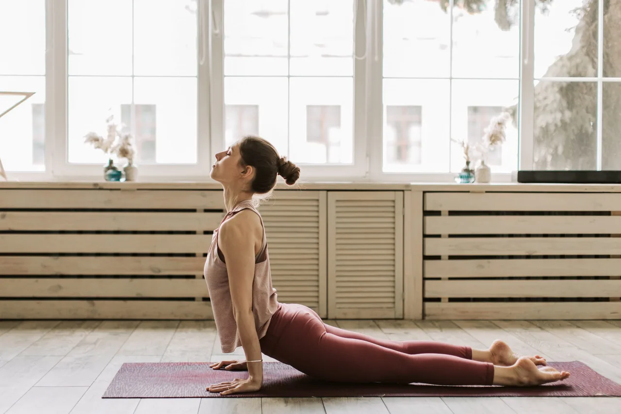 tư thế yoga chó ngẩng đầu tư thế yoga chó ngẩng đầu
