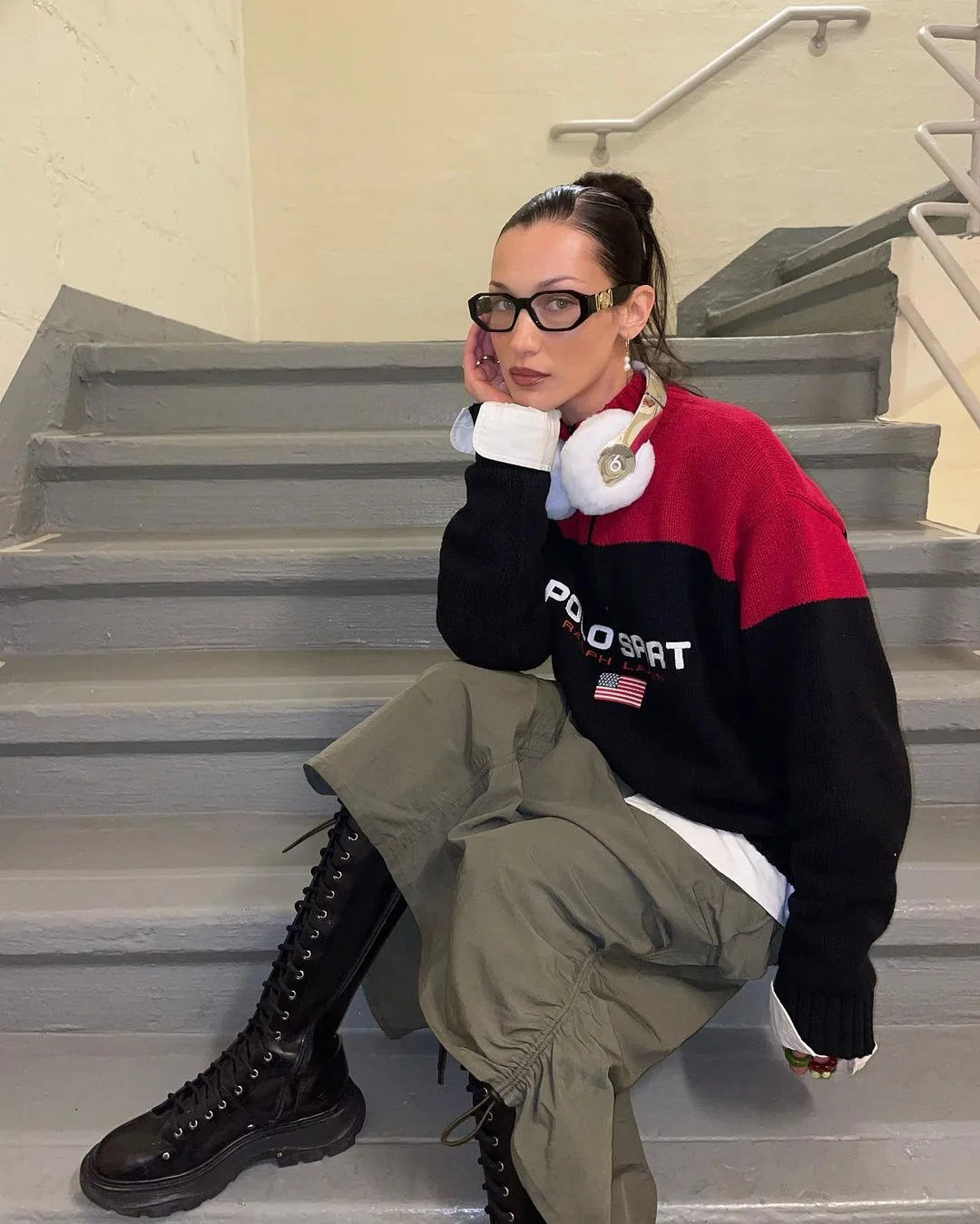 thời trang noel của Bella Hadid