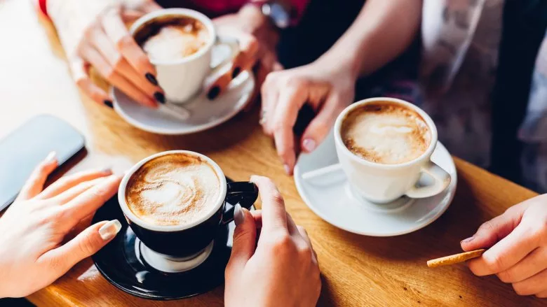 Uống cafe một cách chậm rãi hoặc là đừng gọi cafe vào ngày đầu hẹn hò nhé.