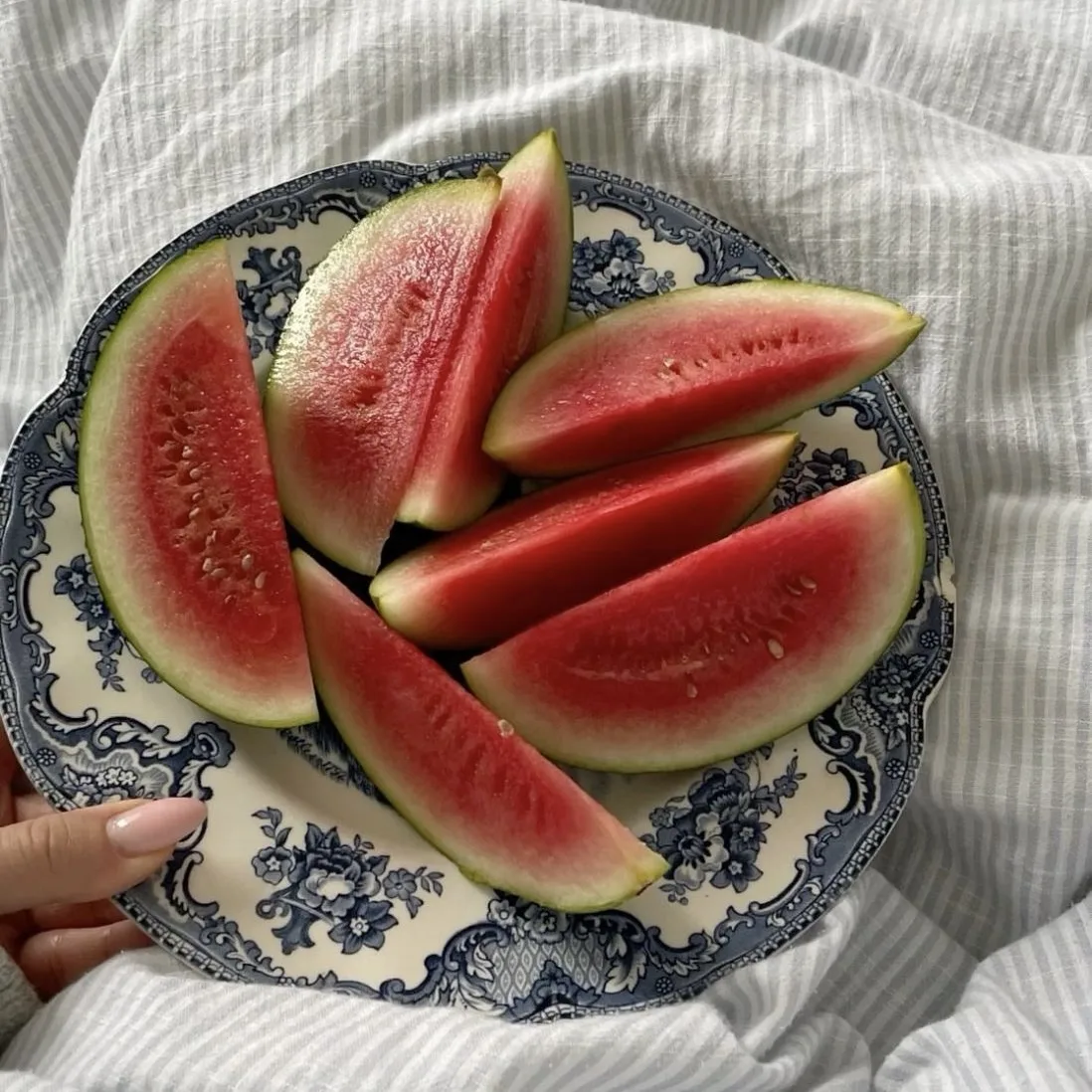 Đĩa trái cây dưa hấu thanh mát.