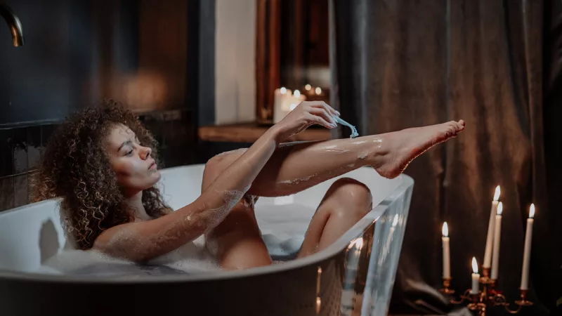 Phái nữ thường mắc một số lỗi phổ biến khi dọn dẹp những vùng cỏ. cạo lông - nhà tắm