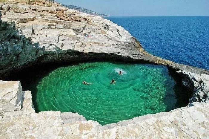 Hồ bơi tự nhiên Giola Lagoon ở Thassos, Hy Lạp