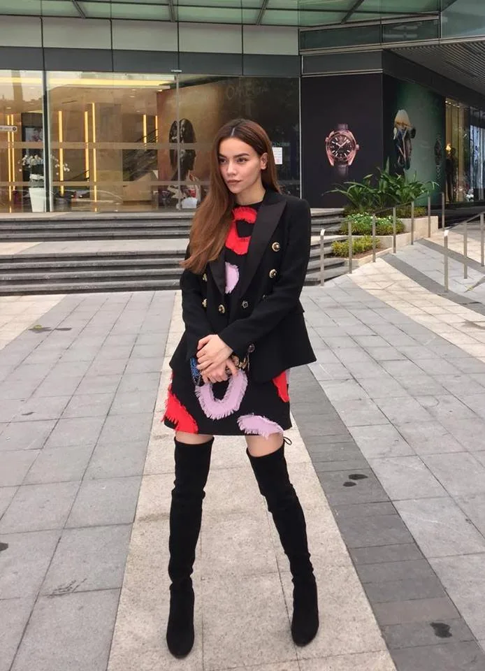 KHÁM PHÁ STUART WEITZMAN- THƯƠNG HIỆU GIÀY YÊU THÍCH NHẤT CỦA SIÊU MẪU GIGI HADID - ELLE VN
