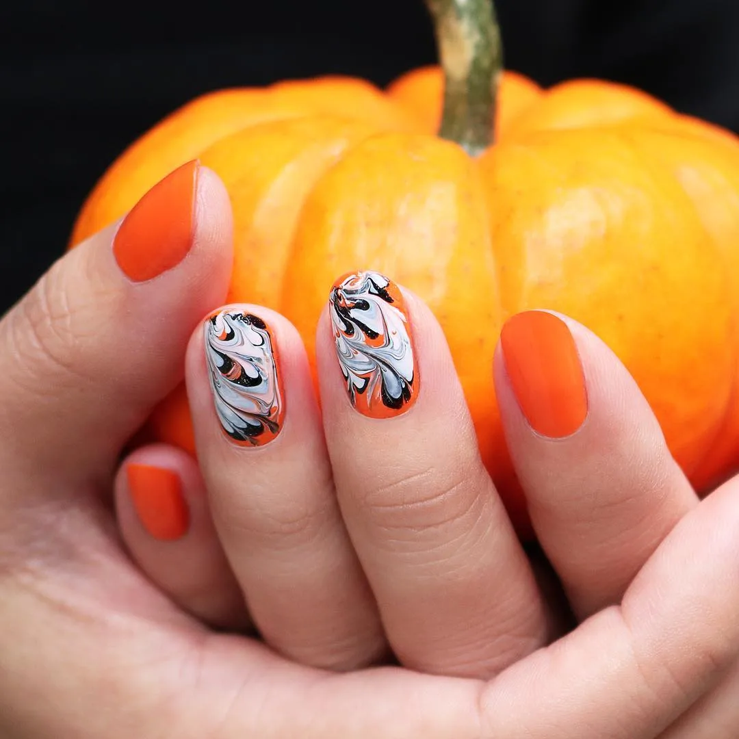 móng tay mùa Halloween