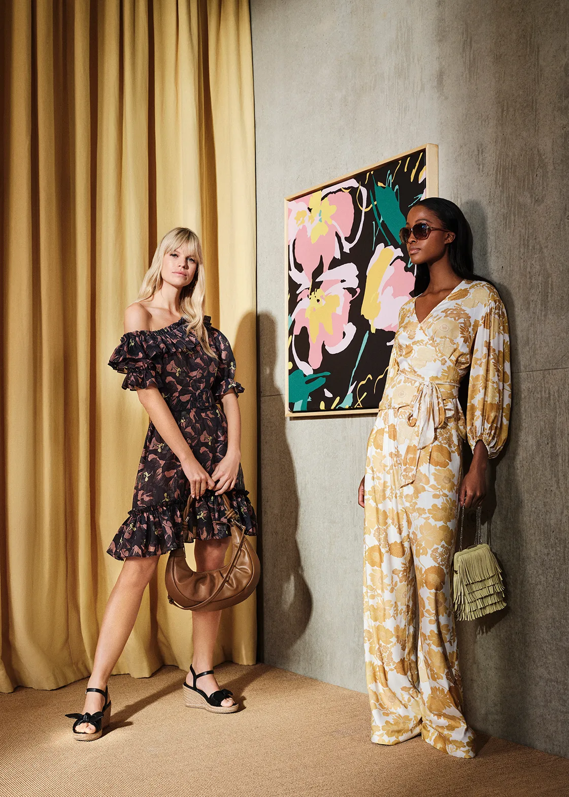 các thiết kế thời trang TED BAKER Xuân Hè 2022