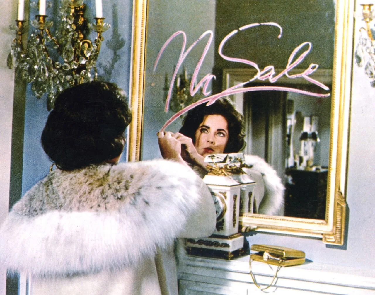 áo lông Elizabeth Taylor trong Butterfly 8