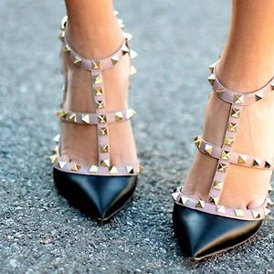 Valentino Rockstud pumps: Huyền thoại đương đại của Maria Grazia Chiuri
