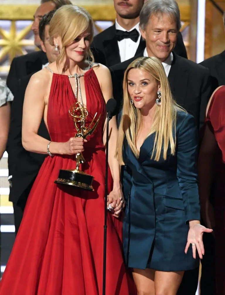 Trang phục thảm đỏ của Reese Witherspoon tại Emmy 2017 nói lên điều gì? Trang phục thảm đỏ của Reese Witherspoon tại Emmy 2017 nói lên điều gì?